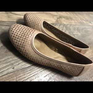 Women’s Whitemt. Shoes for sale White Mt. NEW WITH TAGS